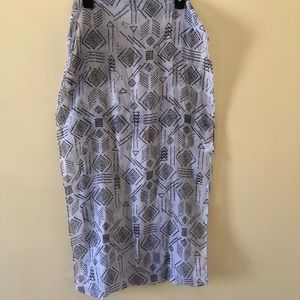 Geometric thin black and white infinity scarf